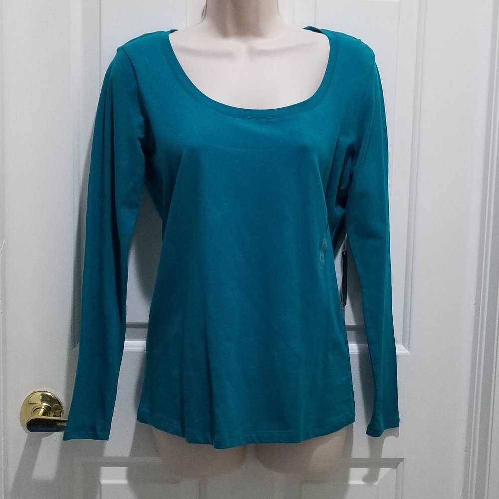 NEW green Long Sleeve top Round Neckline Slim Fit